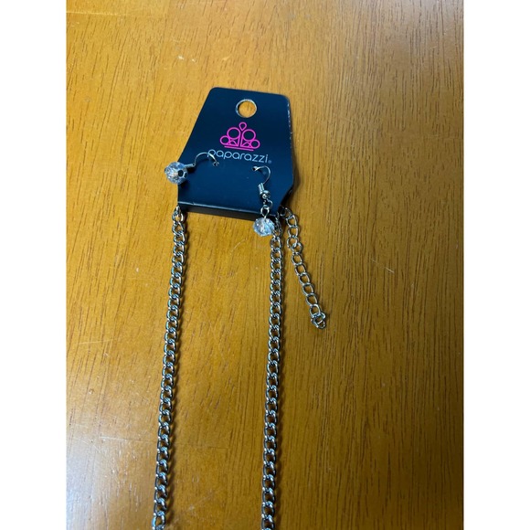 NWT Set of 3 Paparazzi necklaces and earrings - Picture 6 of 7